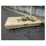 GLOBE 4,000lb cap HYDRAULIC LIFT