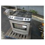 FRIGIDAIRE STOVE/OVEN W/ BROILER