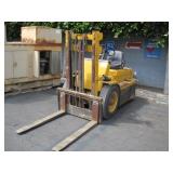 SINGLE STAGE LIFT TRUCK    PROPANE  4000 LB