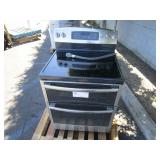 INDUCTION STOVE W/ DOUBLE OVEN