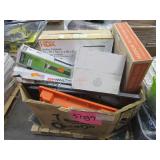 PALLET OF MISCELLANEOUS HOUSEHOLD ITEMS