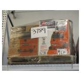 A PALLET WITH VACUUM CLEANER FOR DRY/WET
