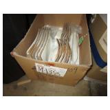 BOX WITH CERAMIC TRAYS