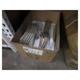 BOX WITH CERAMIC TRAYS
