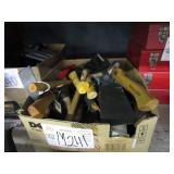 BOX OF ASSORTED GARDENING TOOLS