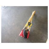 LOT OF ASSORTED GARDENING TOOLS