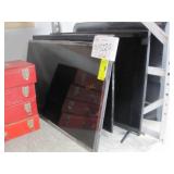 3 FLATSCREEN TV