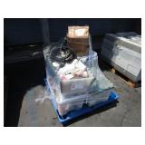 A PALLET OF ASSORTED AUTOMOTIVE ACCESORIES