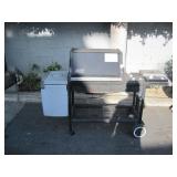 WEBER PROPANE GRILL
