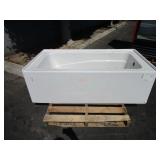 FIBERGLASS BATH TUB