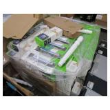 A PALLET WITH CAT STAIN DETECTOR