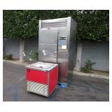 2 INDUSTRIAL REFRIGERATOR OR FREEZER