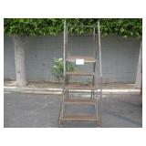 ROLLING STEP LADDER