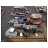 PALLET WITH PRATT BALLVALVE, DEZURIK WATER