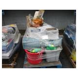 PALLET WITH MISCELLANEOUS ITEMS
