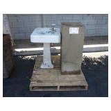 PALLET WITH A SINK & COMBINATION SAFE