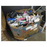 PALLET WITH MISCELLANEOUS ITEMS