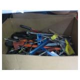BOX OF ASSORTED HAND TOOLS