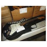 1 FENDER SQUIER ELECTRIC GUITAR