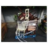 PALLET WITH ASSORTED CHAIRS