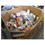 BOX WITH ASSORTED DOOR HANDLES & CASTERS