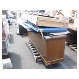 PALLET WITH WOOD DESK & PICTURE FRAMES