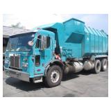 2004 PETERBILT 320