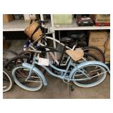 LOT WITH 3 BEACH CRUISERS BIKES