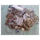 1 BAG W/JEWELRY 1 BAG W/JEWELRY
