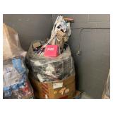 PALLET WITH MISCELLANEOUS ITEMS PALLET WITH MISCELLANEOUS ITEMS