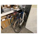 LOT WITH 3 BICYCLES LOT WITH 3 BICYCLES
