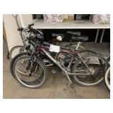 LOT WITH 3 BICYCLES LOT WITH 3 BICYCLES