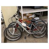LOT WITH 3 BICYCLES: SILVER TERRA, RED MOTIV, BLUE LOT WITH 3 BICYCLES: SILVER TERRA, RED MOTIV, BLUE