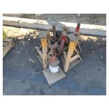 LOT WITH ASSORTED HYDRAULIC JACKS: LOT WITH ASSORTED HYDRAULIC JACKS: