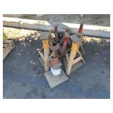 LOT WITH ASSORTED HYDRAULIC JACKS: