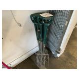 LOT WITH STAINLESS STEEL FORKS LOT WITH STAINLESS STEEL FORKS