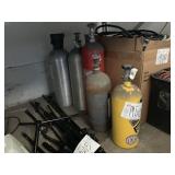 LOT WITH 5 OXYGEN TANKS