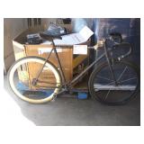 LOT WITH ROAD BIKE LOT WITH ROAD BIKE