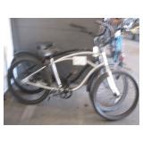 LOT OF 2 BEACH CRUISERS LOT OF 2 BEACH CRUISERS