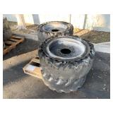 PALLET WITH 4 FORKLIFT TIRES