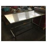 STAINLESS STEEL PREP TABLE