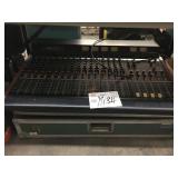 YAMAHA 1604 MC SERIES MIXING CONSOLE