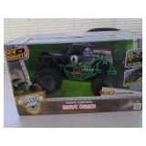 1 GRAVE DIGGER MONSTER JAM RADIO CONTROL TRUCK: