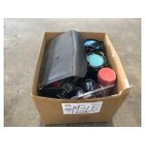 (1) BOX OF MISCELLANEOUS HOUSEHOLD ITEMS: SPEAKERS
