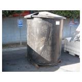 500 GAL PLASTIC WATER TANK