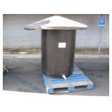 200 GAL PLASTIC WATER TANK