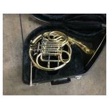 YAMAHA FRENCH HORN WITH CASE