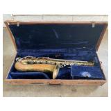 (1) SAXOPHONE & CASE