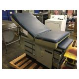 MIDMARK 404 ADJUSTABLE MEDICAL BED