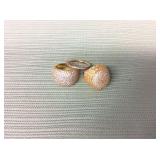 1 BAG WITH GOLD TONE RINGS